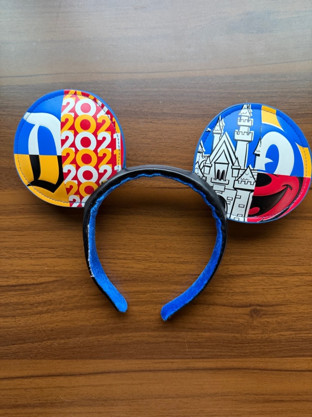 Colorblock Disney Parks 2021 Graphic Minnie Ears – Disneyland Resort